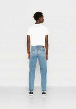 Abercrombie & Fitch Slim Fit Jeans - Medium Wash -Abercrombie & Fitch Shop 888a34777a694dcdbc47e36fc7d3d778