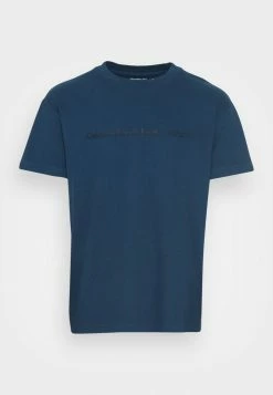 Abercrombie & Fitch RELAXED CROSS CHEST LOGO - Print T-shirt - Navy -Abercrombie & Fitch Shop 8b2d8ea6c1fd472e91c8ff67b91f11a0