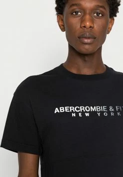 Abercrombie & Fitch TREND CROSSCHEST LOGO - Print T-shirt - Black 9 Abercrombie & Fitch TREND CROSSCHEST LOGO - Print T-shirt - Black -Abercrombie & Fitch Shop 8c01e106fa874884a234bf03b9efe9d8