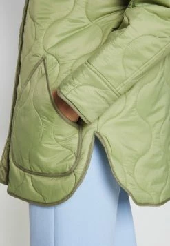 Abercrombie & Fitch Light Jacket - Olive -Abercrombie & Fitch Shop 8ceab0457ef143bcbcb004b05a98e09d