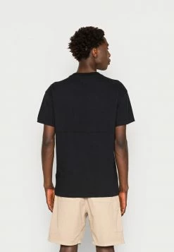 Abercrombie & Fitch TREND CROSSCHEST LOGO - Print T-shirt - Black 7 Abercrombie & Fitch TREND CROSSCHEST LOGO - Print T-shirt - Black -Abercrombie & Fitch Shop 90802b78efeb44b48cf8030aabf78ab5