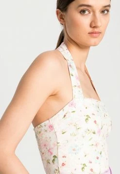 Abercrombie & Fitch UNIVERSAL HALTER - Top - White -Abercrombie & Fitch Shop 924aaca779f448bfa0b3310792c3aaf0