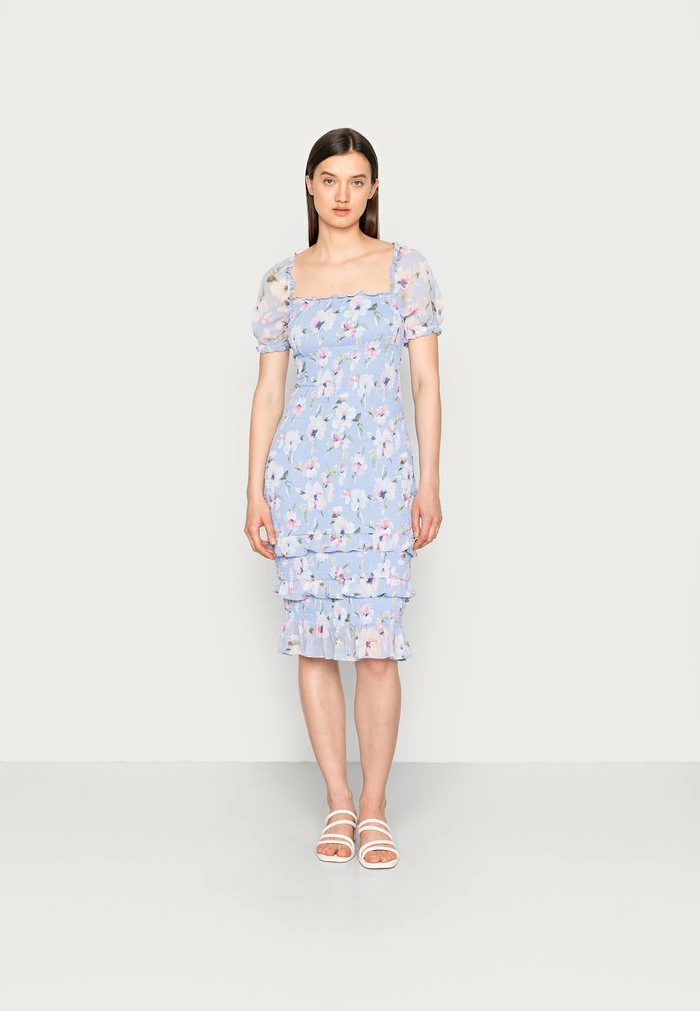 Abercrombie & Fitch BARE DRESS - Shift Dress - Blue Floral 1 Abercrombie & Fitch BARE DRESS - Shift Dress - Blue Floral