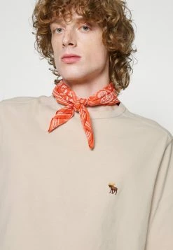 Abercrombie & Fitch DATE NIGHT TEE - Basic T-shirt - Tan 9 Abercrombie & Fitch DATE NIGHT TEE - Basic T-shirt - Tan -Abercrombie & Fitch Shop 945a2b781558485fa7c19eafbf80961c