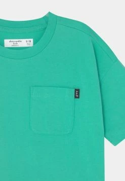Abercrombie & Fitch OVERSIZED POCKET TEE - Basic T-shirt - Green -Abercrombie & Fitch Shop 9b998e13cec4465ebda018bfaffc9672