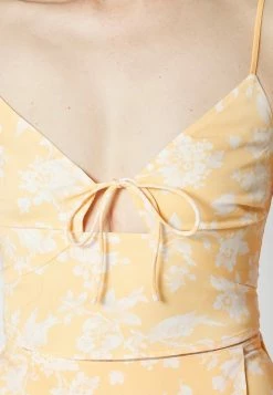 Abercrombie & Fitch BARE - Top - Apricot Nectar -Abercrombie & Fitch Shop 9bbab4b3040a41f0a0c69e8bfff3a741