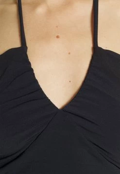 Abercrombie & Fitch BARE U SHAPED HALTER - Top - Black Beauty -Abercrombie & Fitch Shop 9c543a17de4a4103b1dc33888a6ff41b