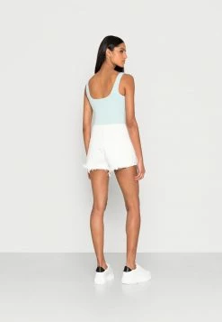 Abercrombie & Fitch MOM - Denim Shorts - White Denim -Abercrombie & Fitch Shop 9cb8b7344ef2488b8ab40355f72ddf46