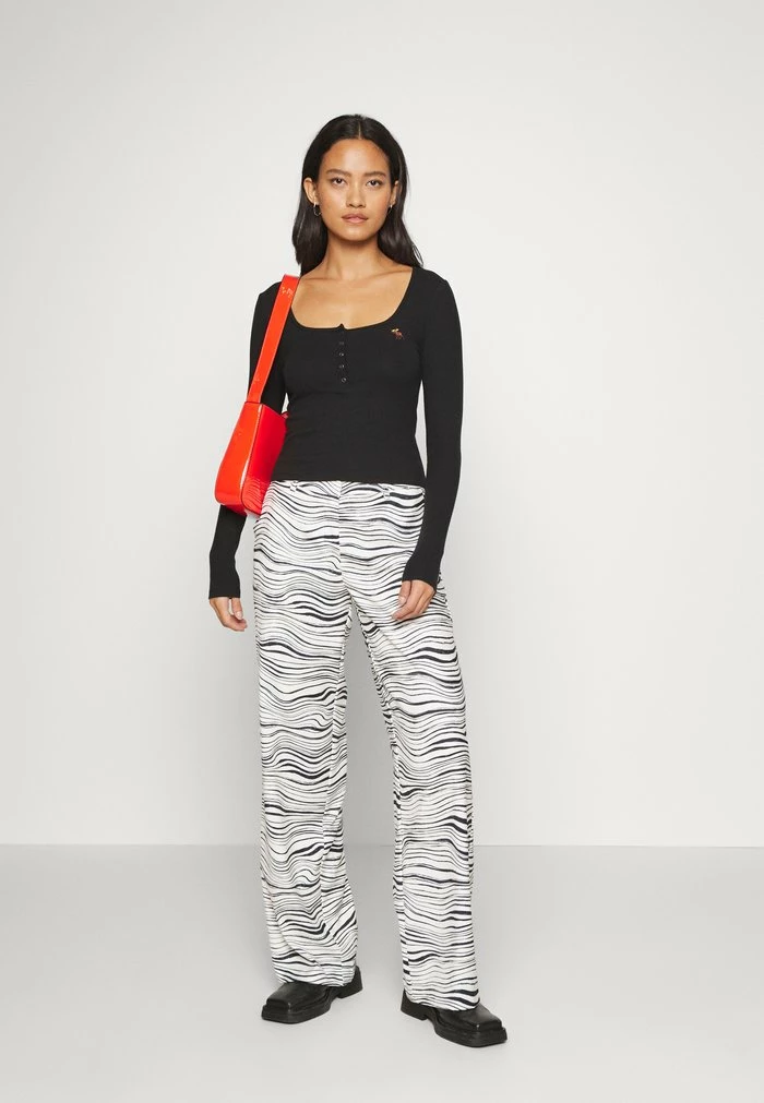 Abercrombie & Fitch ICON HENLEY - Long Sleeved Top - Black Beauty 2 Abercrombie & Fitch ICON HENLEY - Long Sleeved Top - Black Beauty - Image 2