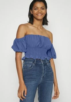 Abercrombie & Fitch CHASE SMOCKED PUFF - Blouse - Blue Marlin -Abercrombie & Fitch Shop a1e19ba1aab148b59675afcf87fcb14e