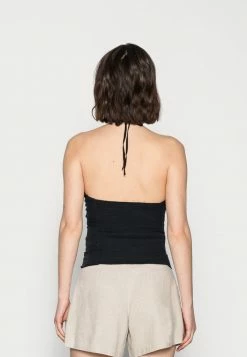 Abercrombie & Fitch DEEP V EASY HALTER CAMI - Top - Black -Abercrombie & Fitch Shop a1f5f7476ea449a79ca4d67fbe1dfd8d