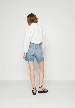 Abercrombie & Fitch MED SPLICE IN DAD - Denim Shorts - Blue Denim -Abercrombie & Fitch Shop a32956adeb074404bb67c5eb876f1bbc