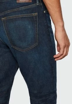 Abercrombie & Fitch ATHLETIC SLIM RINSE - Slim Fit Jeans - Dark-blue Denim -Abercrombie & Fitch Shop a5fc55a8126a4d84a4899b13f6546e27