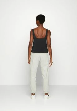 Abercrombie & Fitch BARE SEAMLESS 90S TANK - Top - Black -Abercrombie & Fitch Shop ad756a2eafbf48bf923497667713cffa