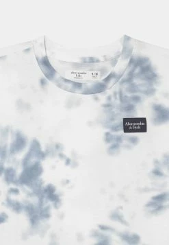 Abercrombie & Fitch OVERSIZED PATTERN TEE - Print T-shirt - White/blue 5 Abercrombie & Fitch OVERSIZED PATTERN TEE - Print T-shirt - White/blue -Abercrombie & Fitch Shop aeea1f0965964dd1955f4c76f5fabd24