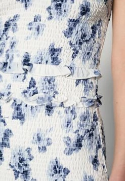 Abercrombie & Fitch EMEA SMOCKED SHORT DRESS - Day Dress - White-grounded/blue -Abercrombie & Fitch Shop af0bc771775542c6b24aa34a09df0904