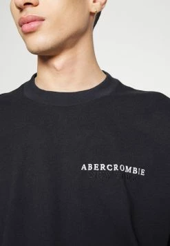 Abercrombie & Fitch TREND LOGO - Print T-shirt - Navy -Abercrombie & Fitch Shop b06afae13d3d4efa880bb7009d6e4219