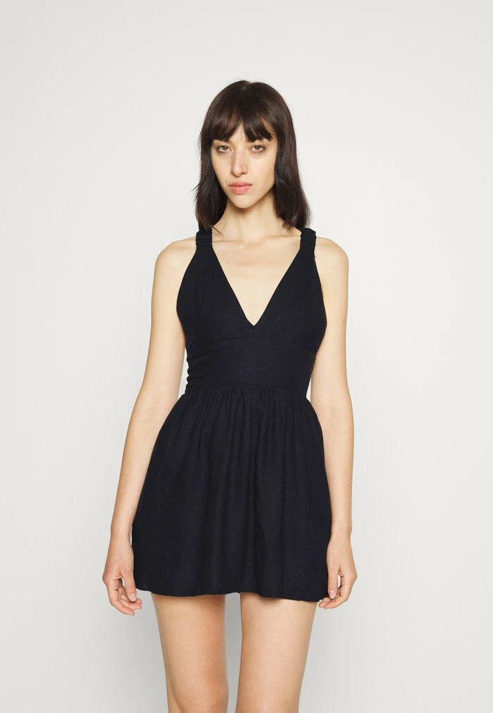 Abercrombie & Fitch RUFFLE FLIRTY DRESS - Day Dress - Black 1 Abercrombie & Fitch RUFFLE FLIRTY DRESS - Day Dress - Black