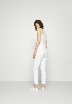 Abercrombie & Fitch DESTROY CURVE LOVE DUPE - Slim Fit Jeans - White 8 Abercrombie & Fitch DESTROY CURVE LOVE DUPE - Slim Fit Jeans - White -Abercrombie & Fitch Shop b788b007edc94097a6cd3c4442493dc9