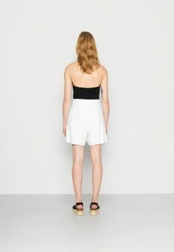 Abercrombie & Fitch LONG INSEAM TAILORED - Shorts - White -Abercrombie & Fitch Shop b9ed3377b9dd4b28a8807b8dfe772f2f