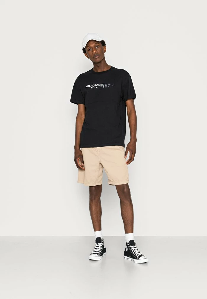 Abercrombie & Fitch TREND CROSSCHEST LOGO - Print T-shirt - Black 2 Abercrombie & Fitch TREND CROSSCHEST LOGO - Print T-shirt - Black - Image 2