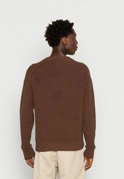 Abercrombie & Fitch ESSENTIAL SOLID CREW SWEATER - Jumper - Brown -Abercrombie & Fitch Shop c06197646f26493d82ffd08168f6c998