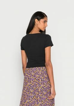 Abercrombie & Fitch Basic T-shirt - Black -Abercrombie & Fitch Shop c345b46a6cf743fe8e9af4d2e6e7d44f