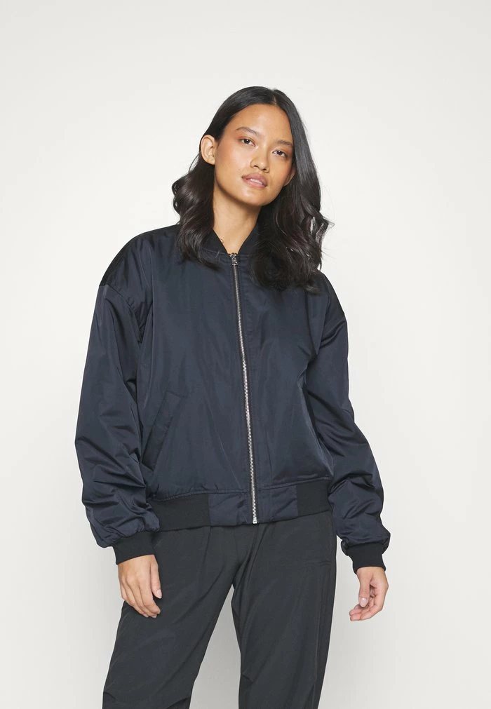 Abercrombie & Fitch TRADITIONAL - Bomber Jacket - Black 1 Abercrombie & Fitch TRADITIONAL - Bomber Jacket - Black