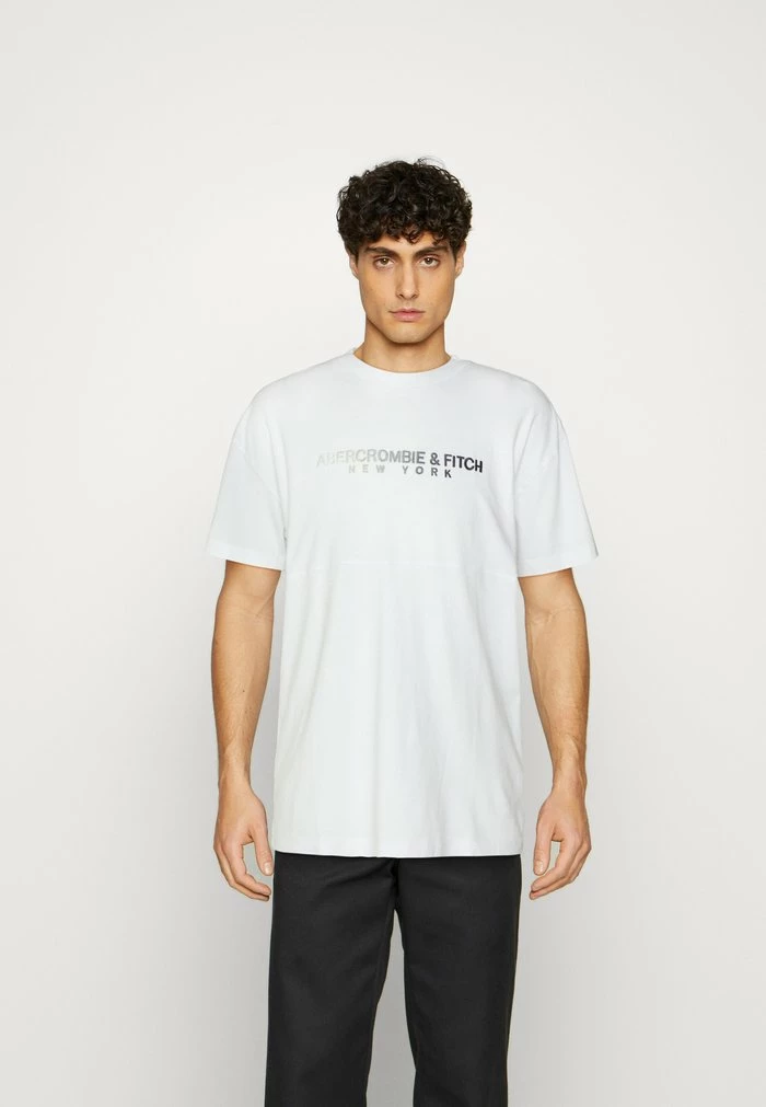 Abercrombie & Fitch TREND CROSSCHEST LOGO - Print T-shirt - White 1 Abercrombie & Fitch TREND CROSSCHEST LOGO - Print T-shirt - White