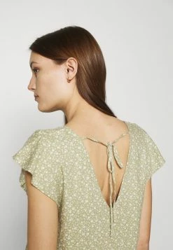 Abercrombie & Fitch VOLUME SMOCKED BABYDOLL - Print T-shirt - Green 12 Abercrombie & Fitch VOLUME SMOCKED BABYDOLL - Print T-shirt - Green -Abercrombie & Fitch Shop c88f1459065243b88fcbed934f4fe9f2