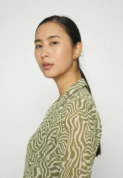 Abercrombie & Fitch ONE CLOSURE SHEER - Button-down Blouse - Green -Abercrombie & Fitch Shop cab278da7da04e9295ca6c761584f0bd