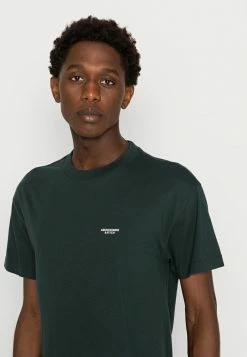 Abercrombie & Fitch SMALLSCALE PROUD LOGO - Basic T-shirt - Darkest Spruce -Abercrombie & Fitch Shop cb2bd9997d8844f7ae676b5179e1594c