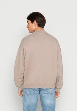 Abercrombie & Fitch MOCKNECK CREW SCRIPT - Sweatshirt - Beige -Abercrombie & Fitch Shop cdd1ad030c5140bba8fc33c0125ace85