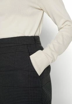 Abercrombie & Fitch CLEAN SKORT - Mini Skirt - Dark Gray -Abercrombie & Fitch Shop cecf0431306040c590a367c0f5a5a24c