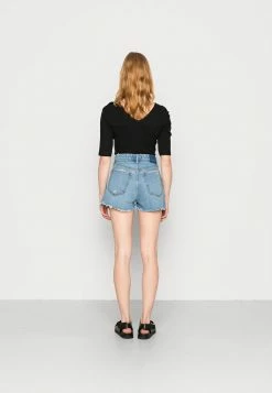 Abercrombie & Fitch LIGHT CURVY MOM - Denim Shorts - Curve Love Medium Clean -Abercrombie & Fitch Shop cfb7de765b884f53b738c95044ee7824