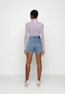 Abercrombie & Fitch CURVY MOM - Denim Shorts - Blue Denim -Abercrombie & Fitch Shop d47b2cf0db6845fdbe18d9573ab02004