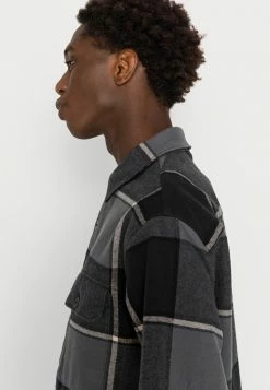 Abercrombie & Fitch HEAVYWEIGHT - Shirt - Black Plaid -Abercrombie & Fitch Shop d5ce163f55fa45c4b47aaeb107ecfbed