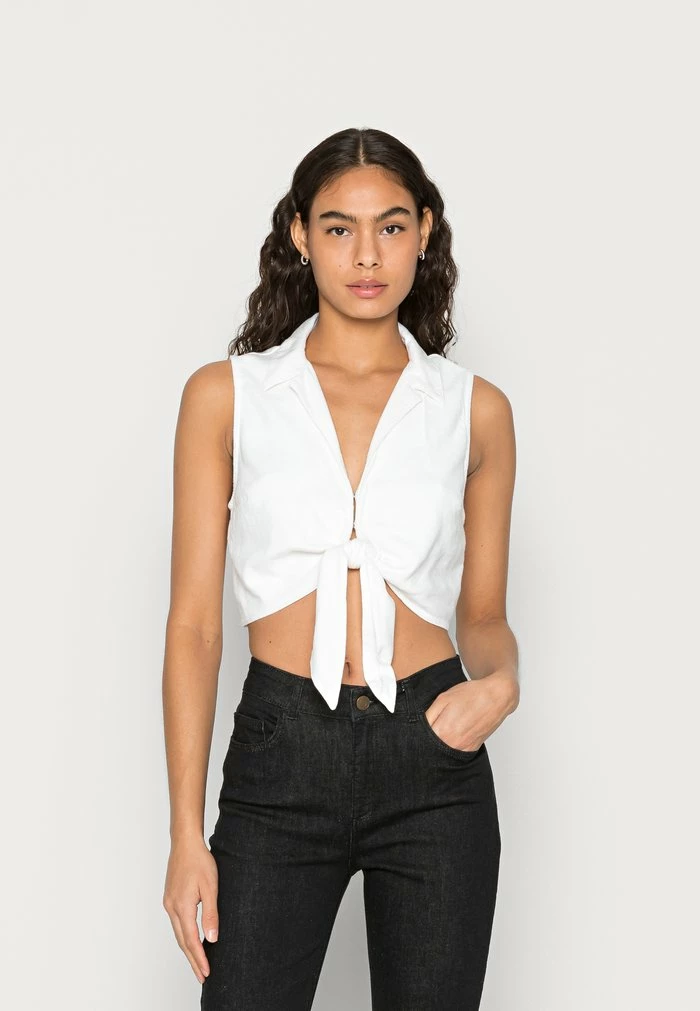 Abercrombie & Fitch BARE TIE FRONT - Top - Brilliant White 1 Abercrombie & Fitch BARE TIE FRONT - Top - Brilliant White