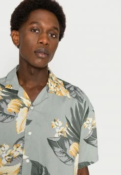 Abercrombie & Fitch FABRIC JUNE UPDATE UNISEX - Shirt - Green -Abercrombie & Fitch Shop da6b0b4a39ad42fdae12b7ae26d6211f