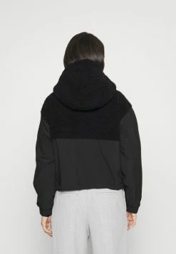 Abercrombie & Fitch WINTER TRAVELER - Summer Jacket - Black 9 Abercrombie & Fitch WINTER TRAVELER - Summer Jacket - Black -Abercrombie & Fitch Shop df86a4c1cd4e4abfb8a0e3f51337026a