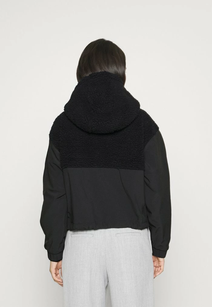 Abercrombie & Fitch WINTER TRAVELER - Summer Jacket - Black 3 Abercrombie & Fitch WINTER TRAVELER - Summer Jacket - Black - Image 3