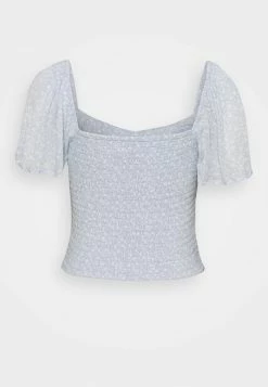Abercrombie & Fitch CINCH VNECK FLUTTER - Blouse - Blue 4 Abercrombie & Fitch CINCH VNECK FLUTTER - Blouse - Blue -Abercrombie & Fitch Shop e64bd80319a041b58ffbda04e36714fb