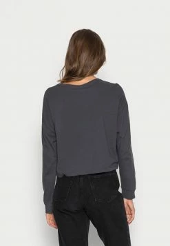 Abercrombie & Fitch APAC CROPPED LOGO TEE - Long Sleeved Top - Black -Abercrombie & Fitch Shop ea4ec269616047c6940ea89535807f77