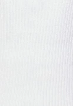 Abercrombie & Fitch ANGLED NECK TANK - Top - White 9 Abercrombie & Fitch ANGLED NECK TANK - Top - White -Abercrombie & Fitch Shop eea54c847ad942329bbc1abbf9695a90