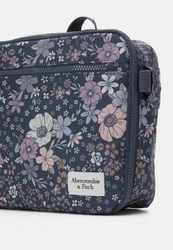 Abercrombie & Fitch LUNCHBOX UNISEX - Other Accessories - Black -Abercrombie & Fitch Shop efe77d21491f4bd0a1199352d276755c