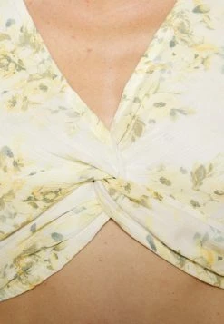 Abercrombie & Fitch KNOT FRONT FLUTTER - Print T-shirt - White -Abercrombie & Fitch Shop f0fe9ea8192945b1bf40f93a0ebb045f