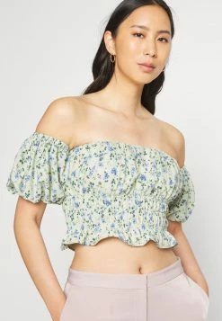 Abercrombie & Fitch CHASE SMOCKED PUFF - Blouse - Green -Abercrombie & Fitch Shop f11615b5c69646b38ededfc51b1b9a9f