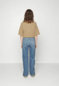 Abercrombie & Fitch Relaxed Fit Jeans - Med Clean -Abercrombie & Fitch Shop f748b462d79344eab8479fe4de9af68e