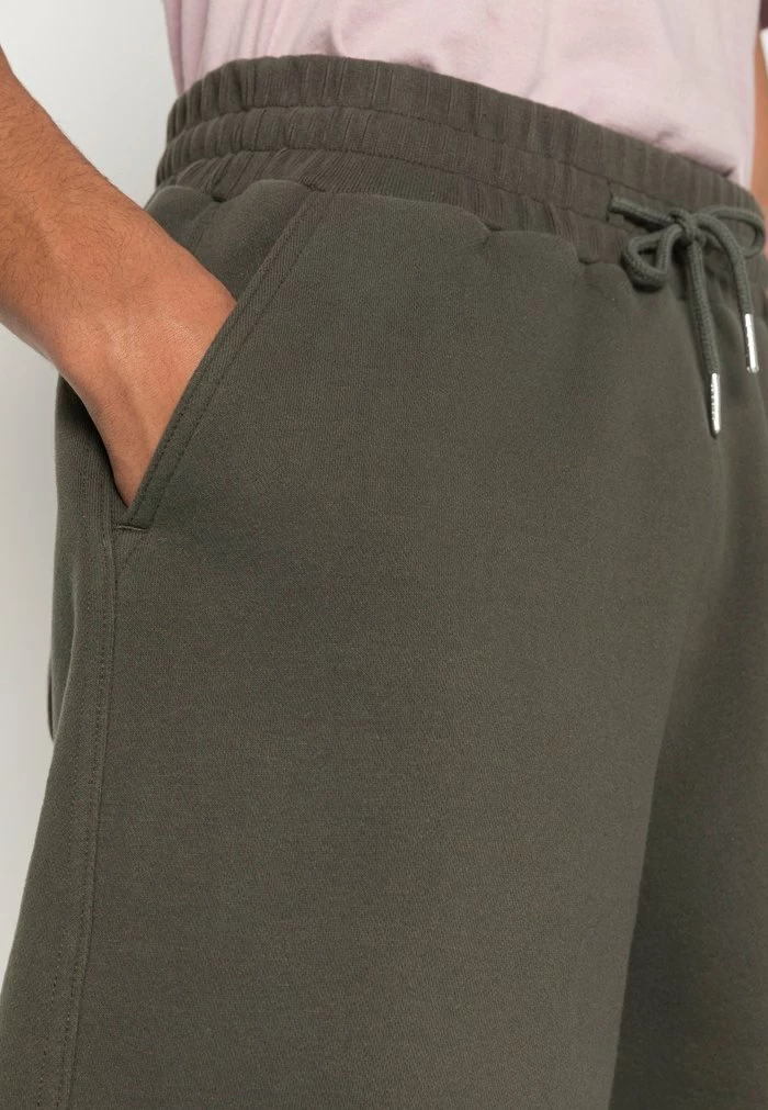 Abercrombie & Fitch MATCHBACK SHORT - Shorts - Green 5 Abercrombie & Fitch MATCHBACK SHORT - Shorts - Green - Image 5