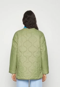 Abercrombie & Fitch Light Jacket - Olive -Abercrombie & Fitch Shop f9dfedef262b4b05a65aefa0863359cd